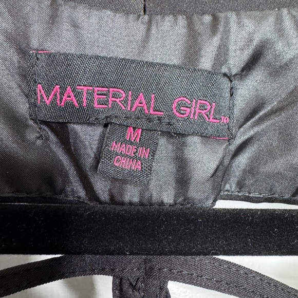 🆕 Material Girl Cropped Black Blazer with Beautiful Details - Picture 5 of 7